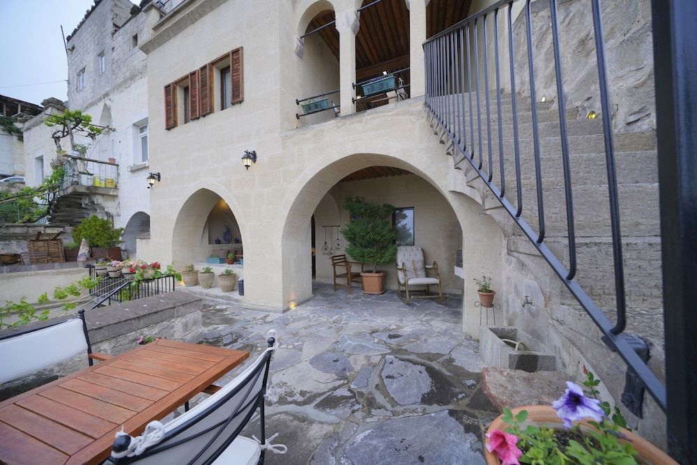 undefined Maya Cave Hotel 7