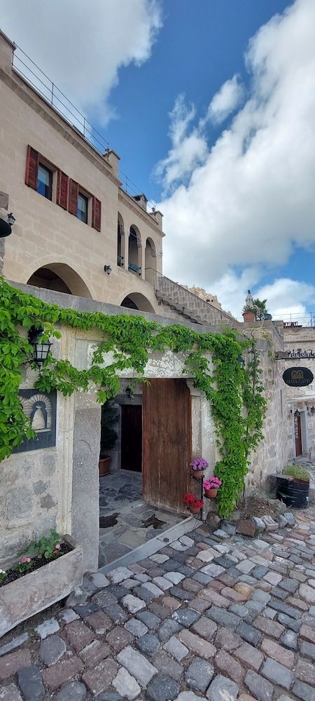 undefined Maya Cave Hotel 8