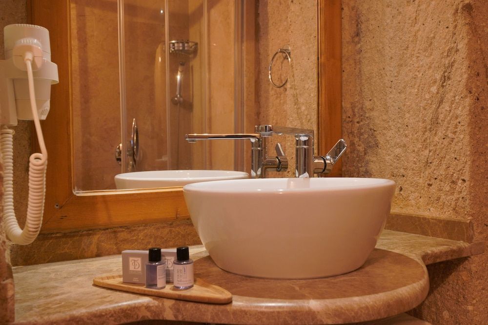 Maya Cave Hotel Economy Twin Room, 2 Twin Beds, Non Smoking 8