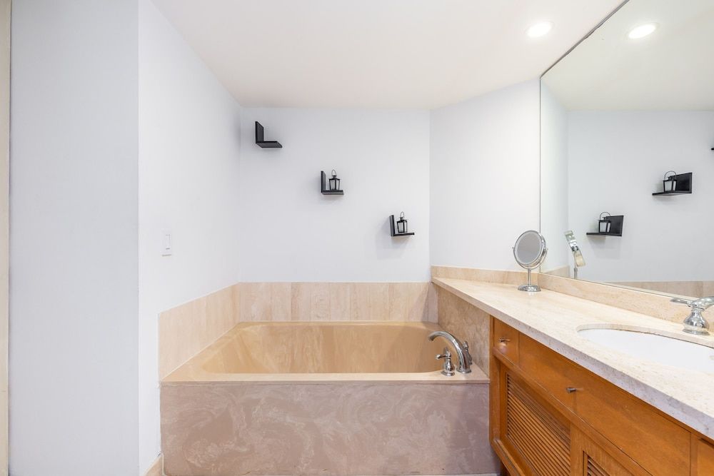 Ocean View With a Large Balcony Deluxe Apartment (1 Bedroom) 8