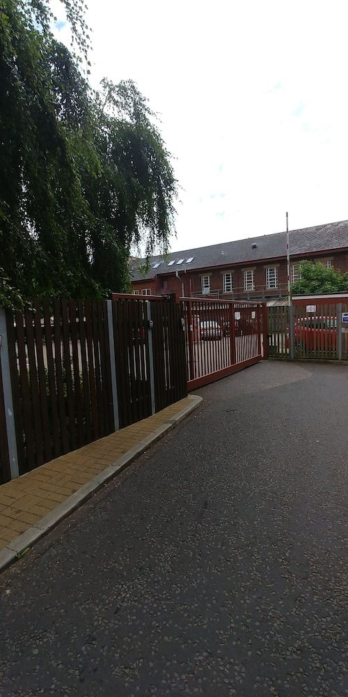 undefined Hills Road Flat 6