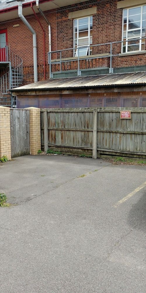 undefined Hills Road Flat 5