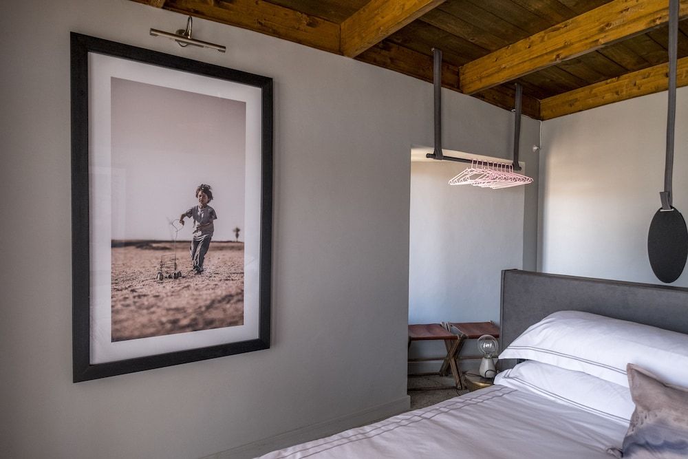 The Desert Grace Family Room 2