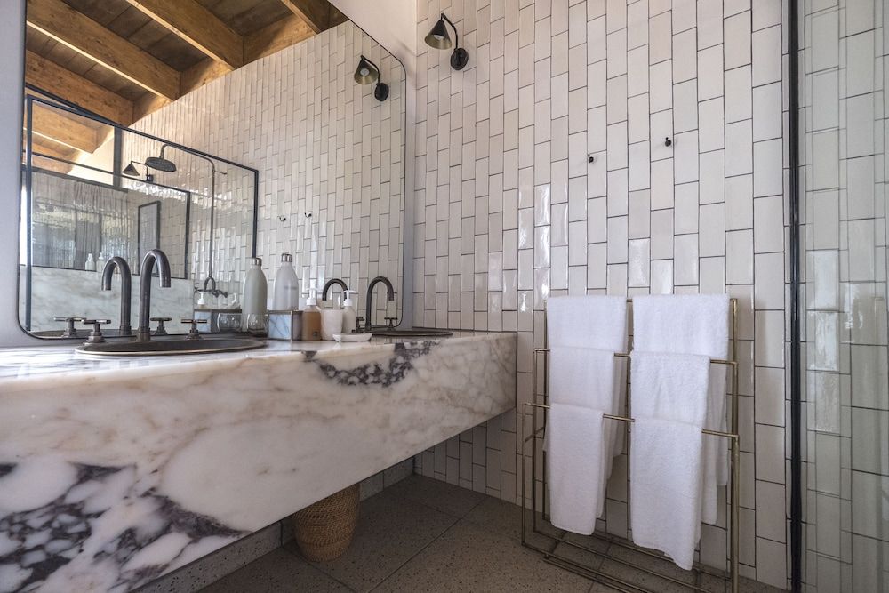 The Desert Grace Family Room 3