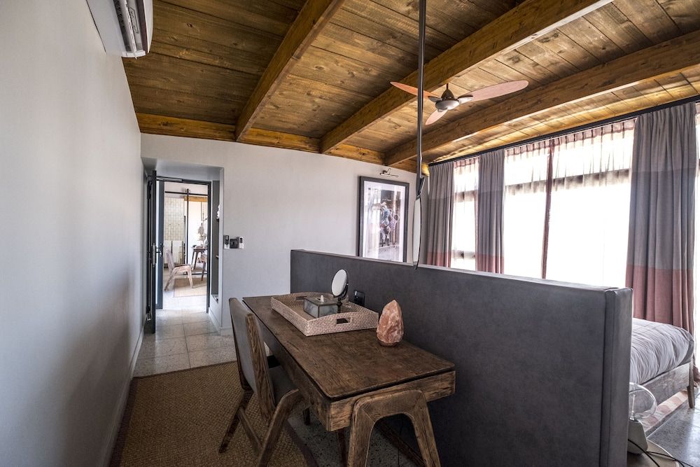 The Desert Grace Family Room 4