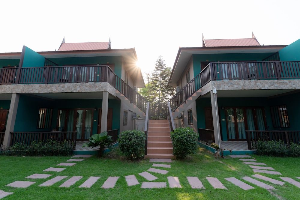 Vanida Resort - Halal Deluxe Room 4