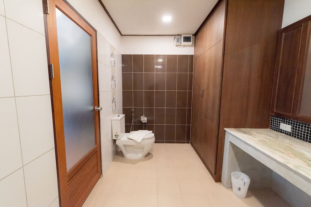 Vanida Resort - Halal Deluxe Room 5