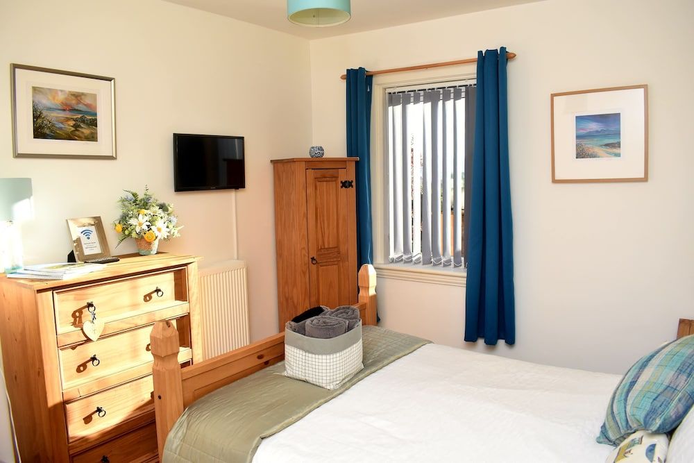 Lycia Rooms + Standard Double Room, Non Smoking (Arisaig) 4