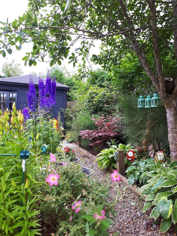 Lycia Rooms + Standard Suite (Lochaber) 13