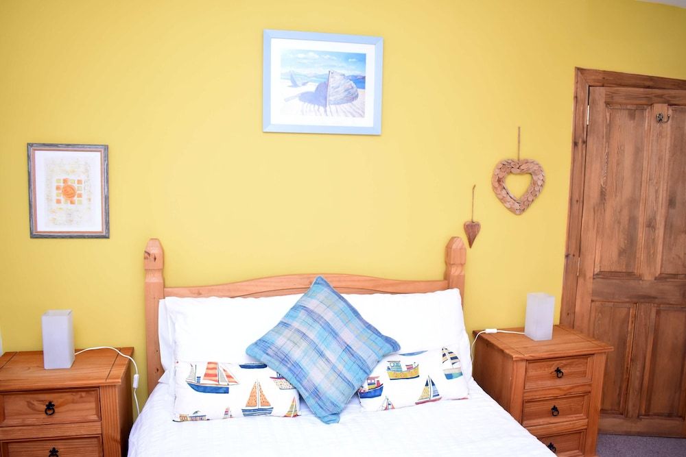 Lycia Rooms + Standard Double Room, Non Smoking (Arisaig) 7