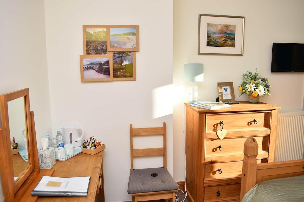 Lycia Rooms + Standard Double Room, Non Smoking (Arisaig) 5