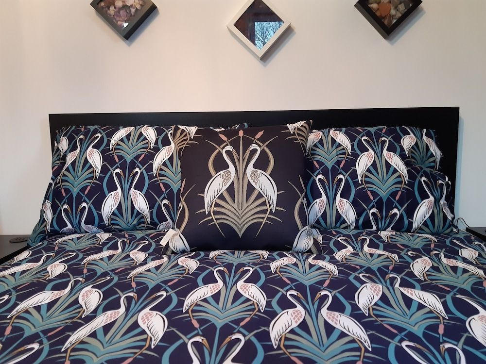 Lycia Rooms + Standard Suite (Lochaber) 6