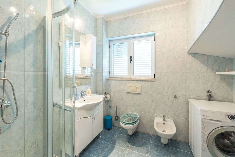 Angela Apartments Family Apartment 17