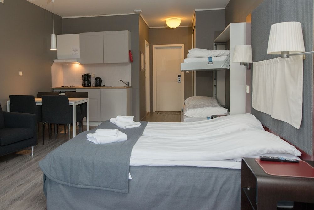 Family Room, Multiple Beds