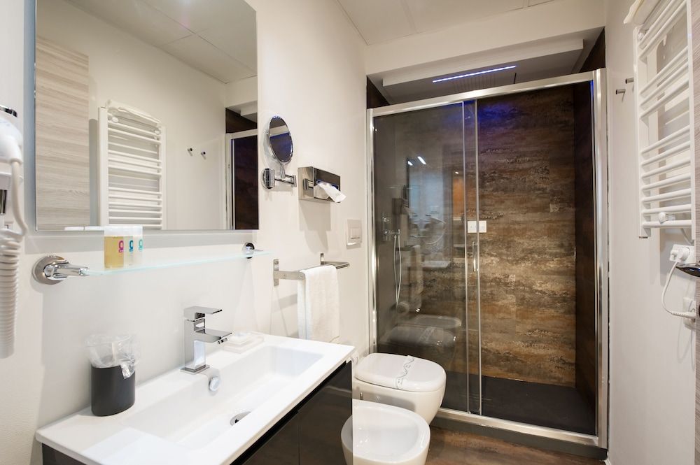 Brunelleschi Holidays Hostel Junior Studio Suite, Patio 3