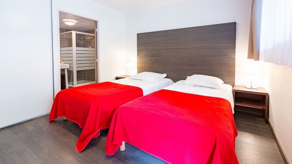 Twin Room for 2 People