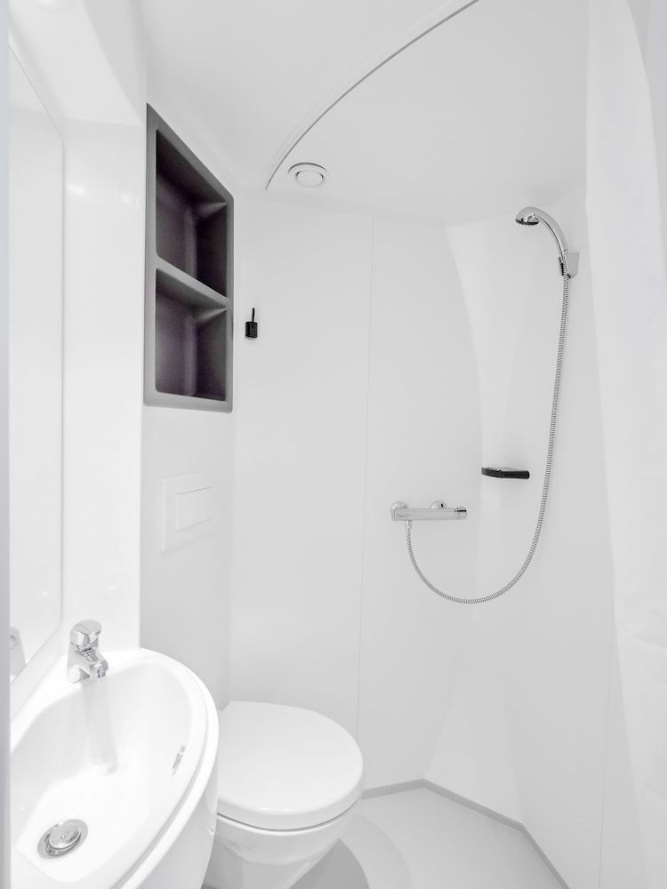 Hamnhotellet Budget Room with small bathroom 2