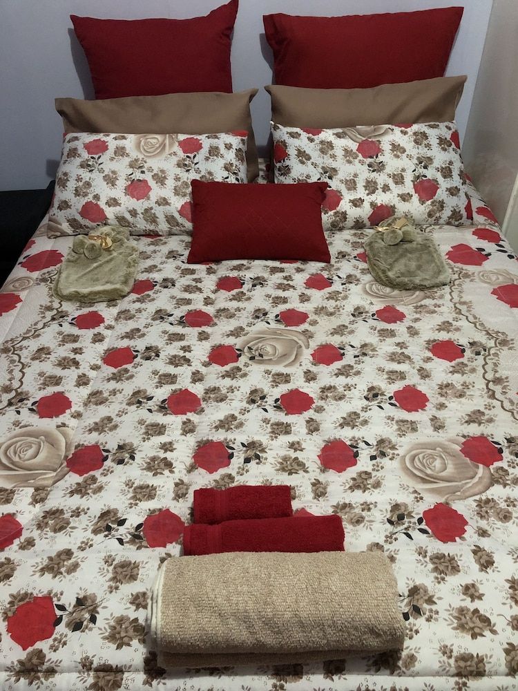 Naomi's Place Standard Room 3