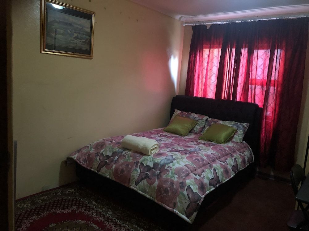 Naomi's Place Standard Room 2