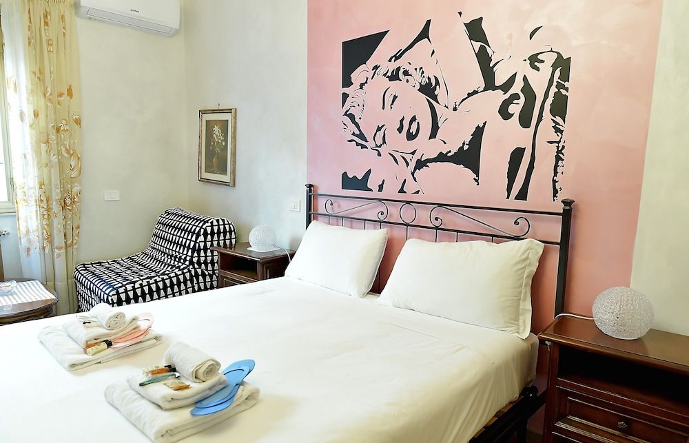 undefined IzzHome La Signorina 9