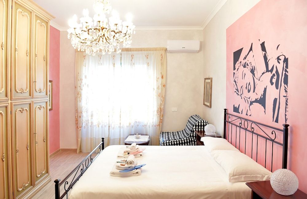 undefined IzzHome La Signorina 3