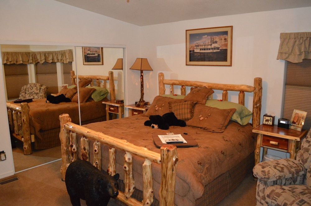undefined The Bear's Den B&B 2