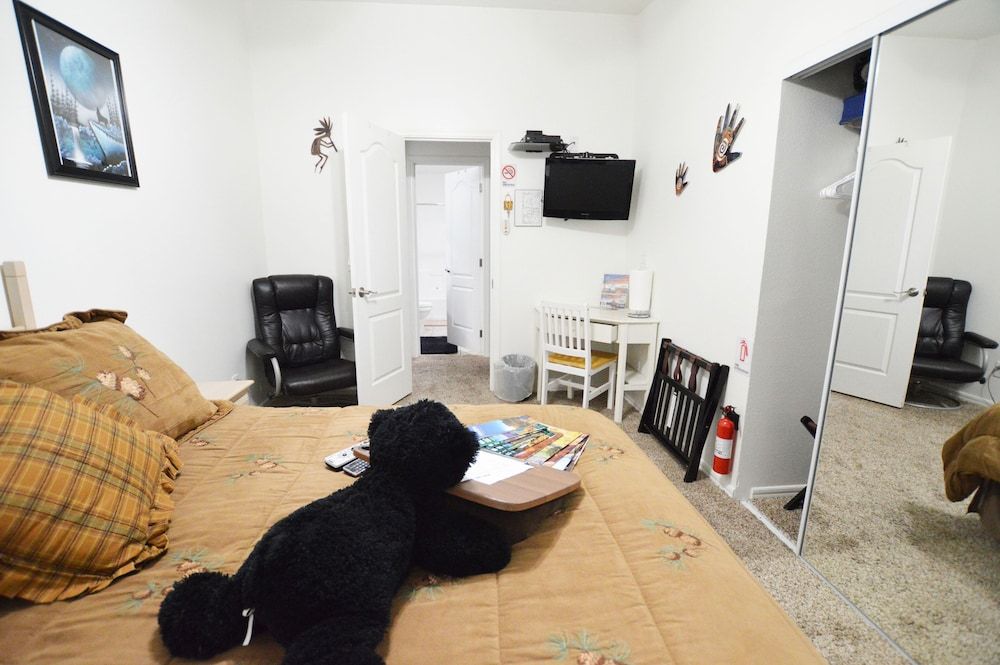 undefined The Bear's Den B&B