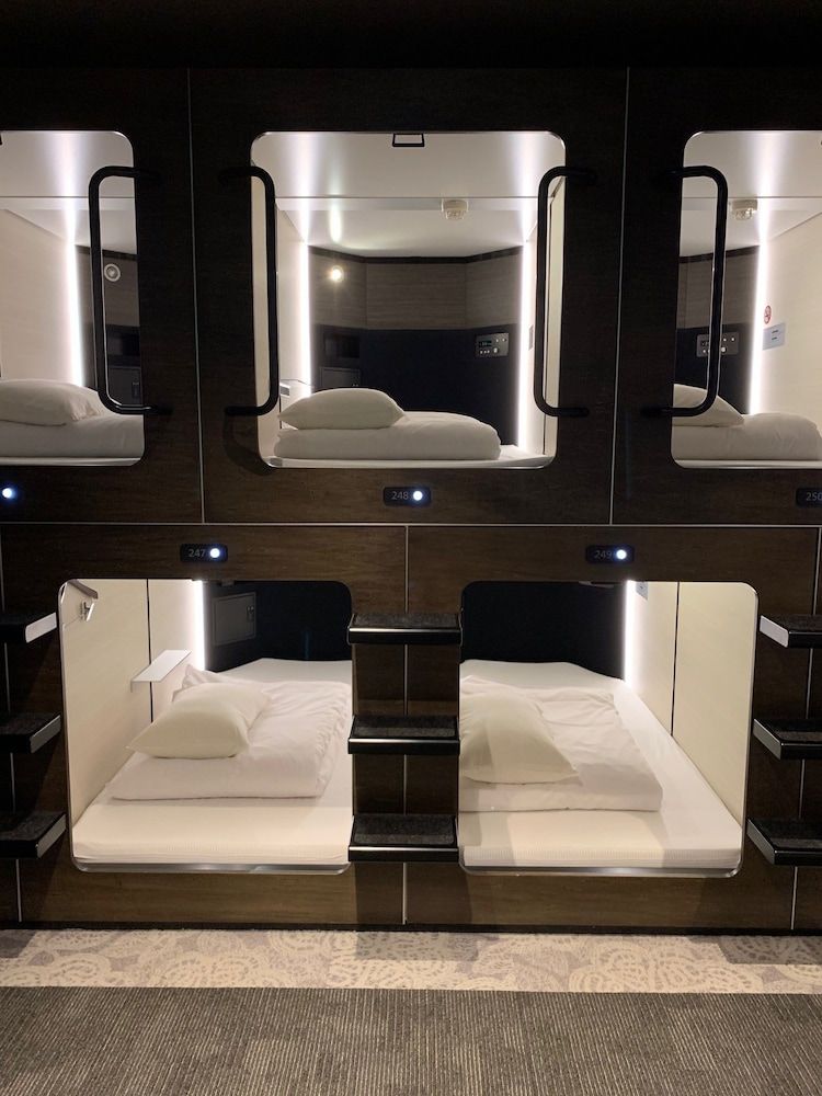 Cubic Room with Television, Men only