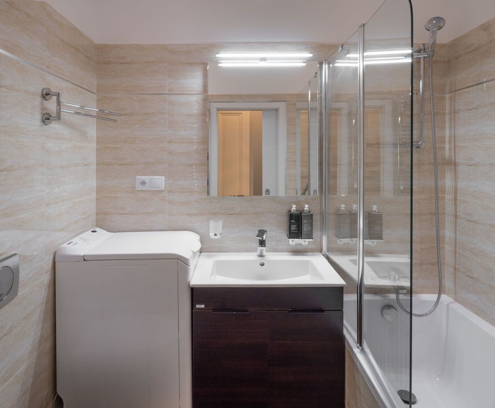 Mordecai Twelve Apartments by Adrez Living Studio Felice 4th Floor 4