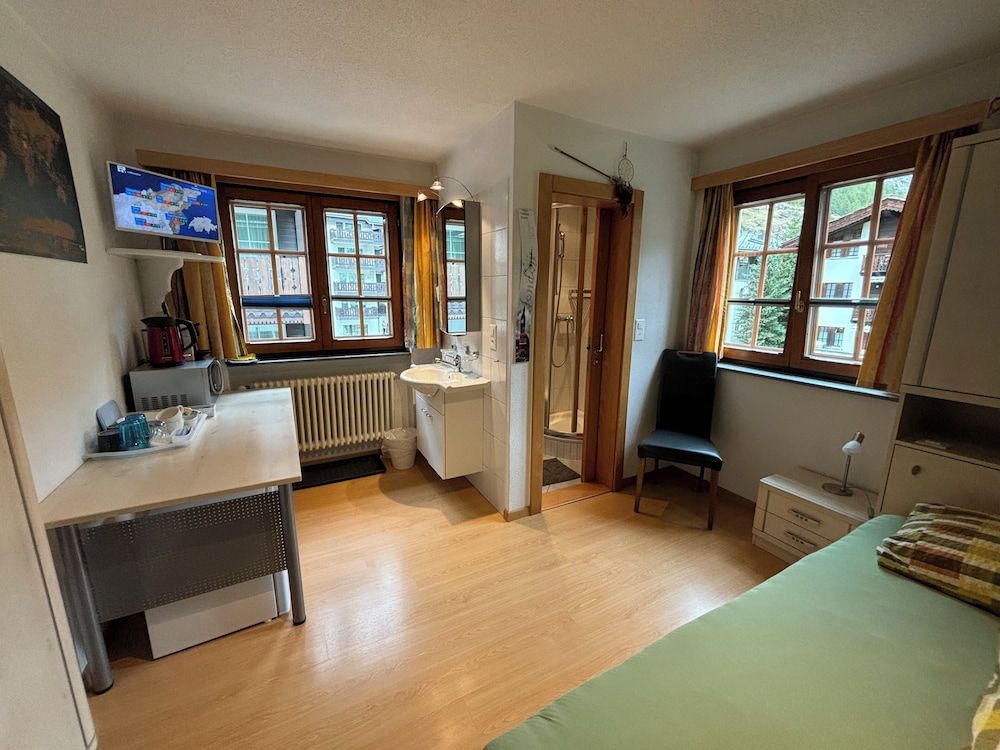 Chalet Medi Single Room, 1 Large Twin Bed 7