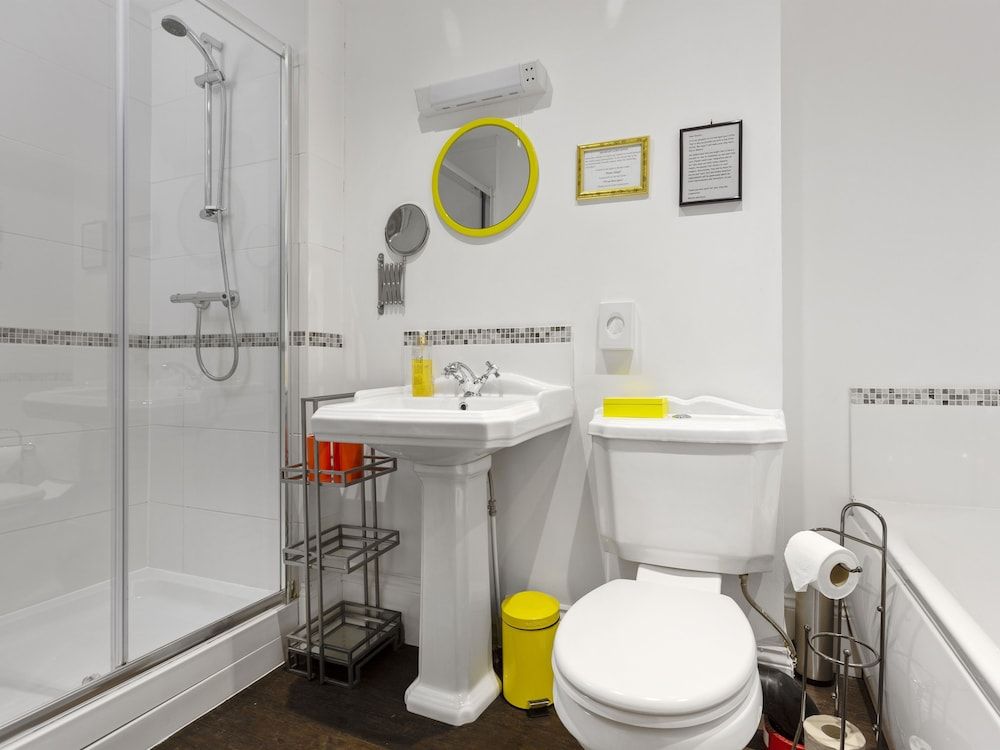 Mama's Inn Boutique Guest House Executive Triple Room, Ensuite (London) 3