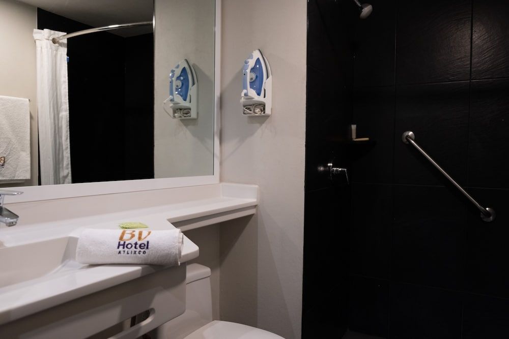 BV Hotel Atlixco Deluxe Double Room 4