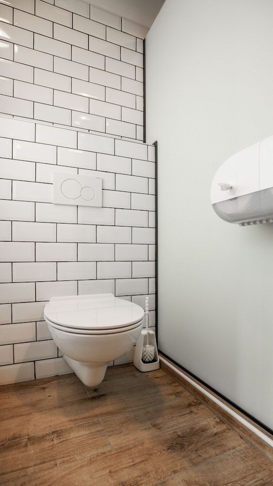 Turn Hostel Bunk Bed in 14-Bed Female Dormitory Room 5