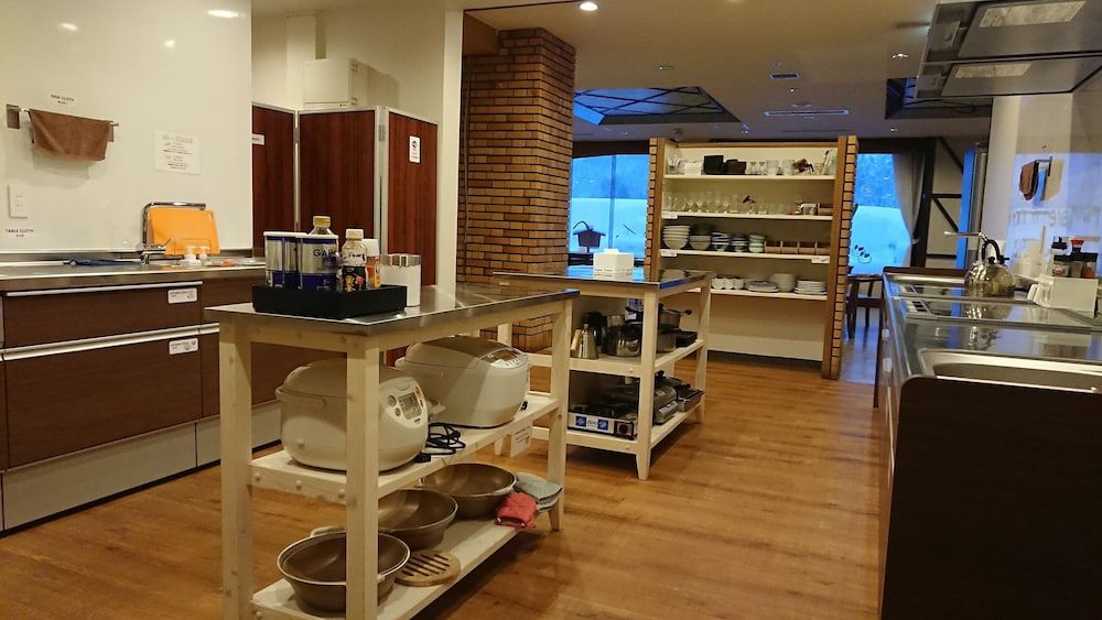 K's House Hokkaido - Asahidake Onsen Hostel Cabin, 2 Twin Beds 3