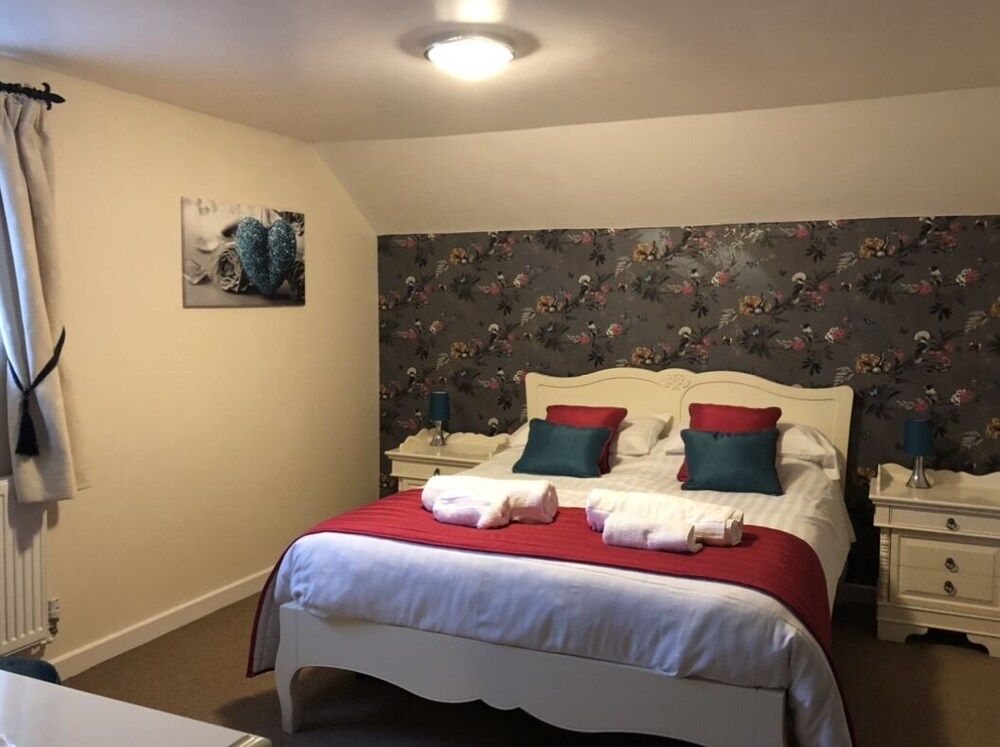 The Jug and Glass Inn