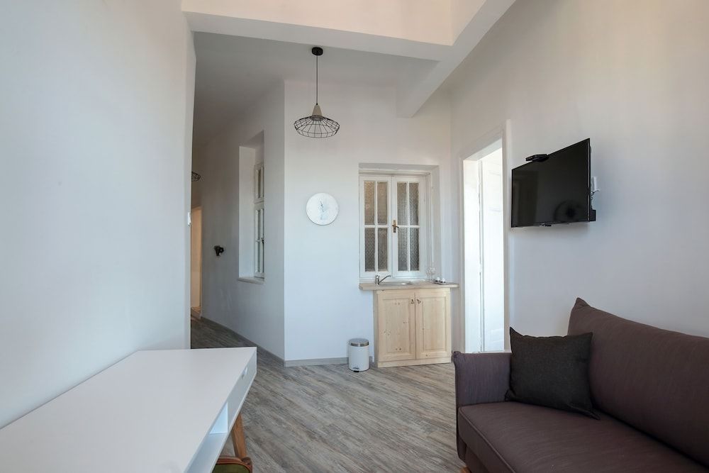 Hostel Musala Deluxe Apartment, 1 Queen Bed with Sofa bed, Kitchenette, City View 6