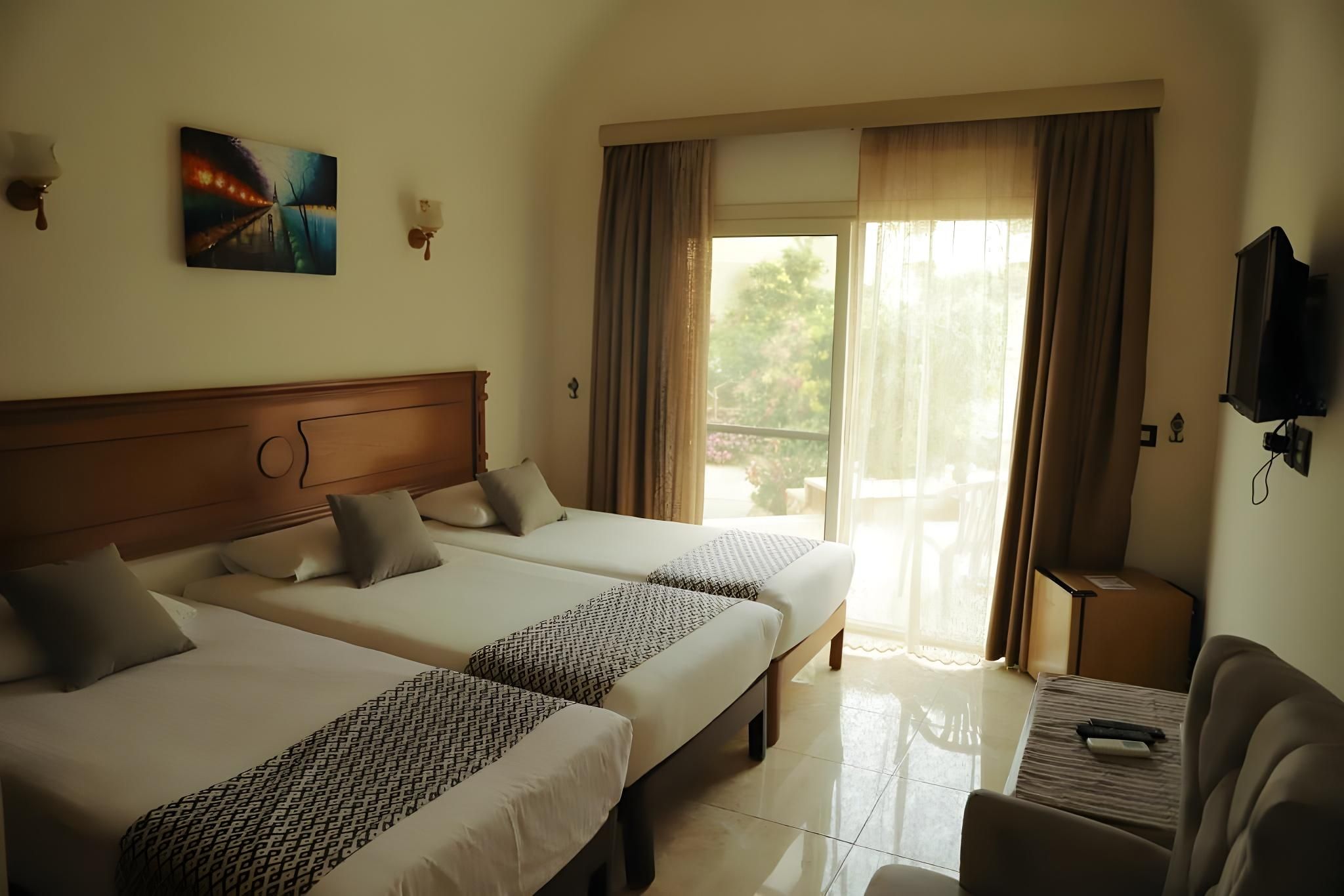 Silver Beach Boutique Hotel Deluxe Triple Room 2