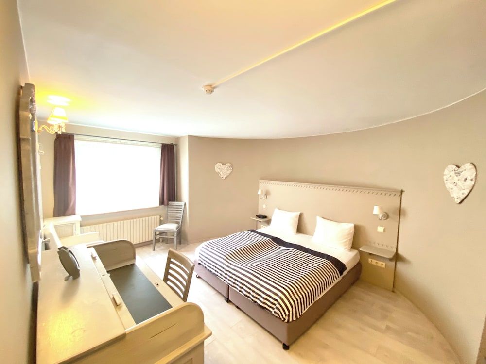 Hotel De Fierlant Standard Apartment, 2 Bedrooms 5