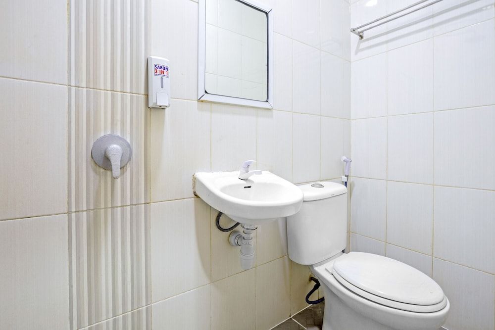 City Biz Residence Standard Double Room 6