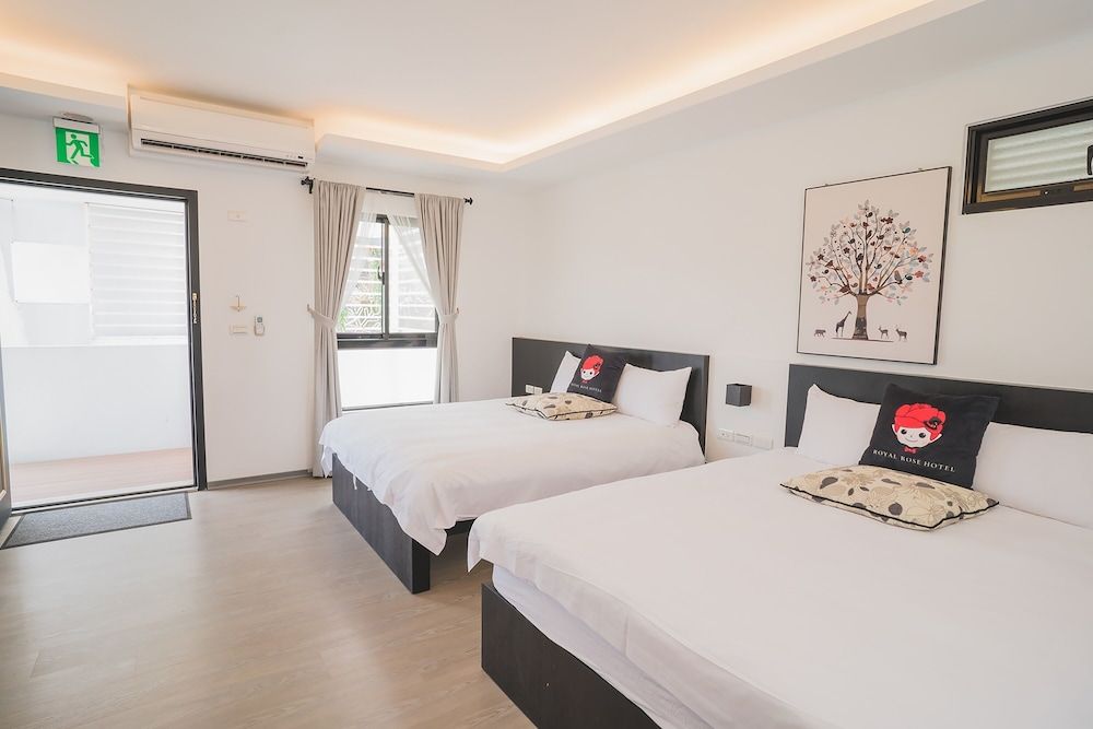 Economy Quadruple Room, 2 Double Beds, Non Smoking
