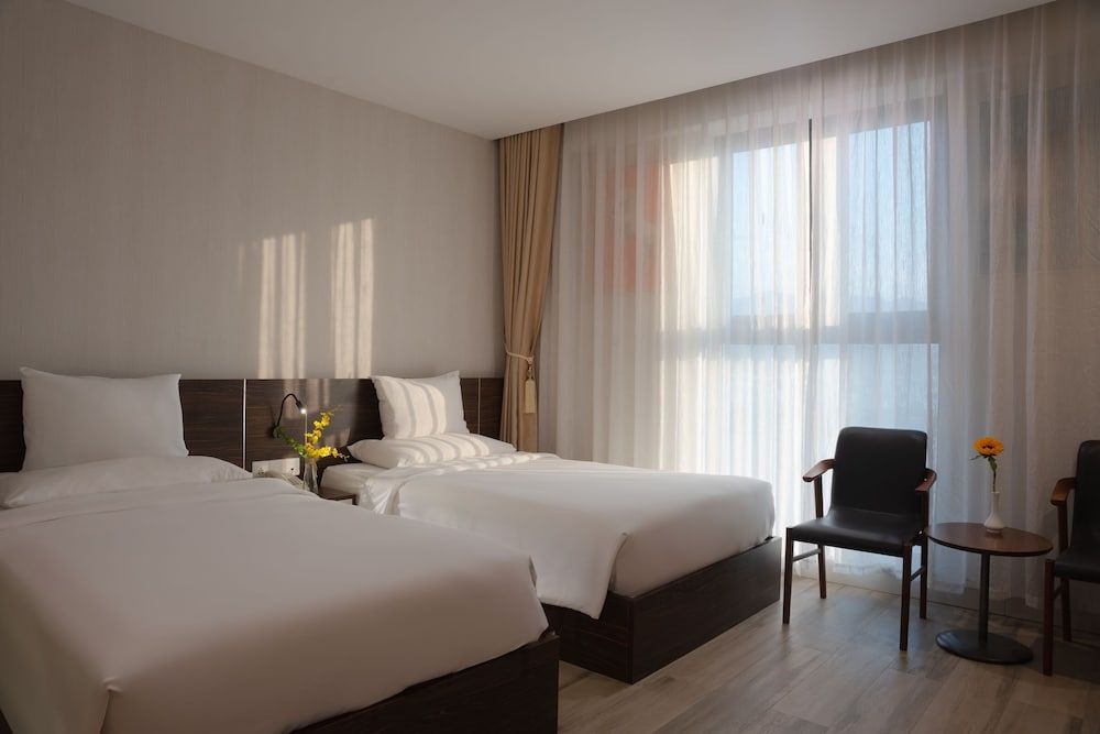 Deluxe Twin Room, City View