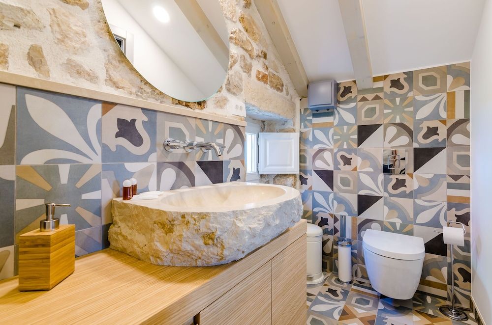 Villa Monte Santo by DuHomes Deluxe Double Room (Deluxe Double Room with City View) 11