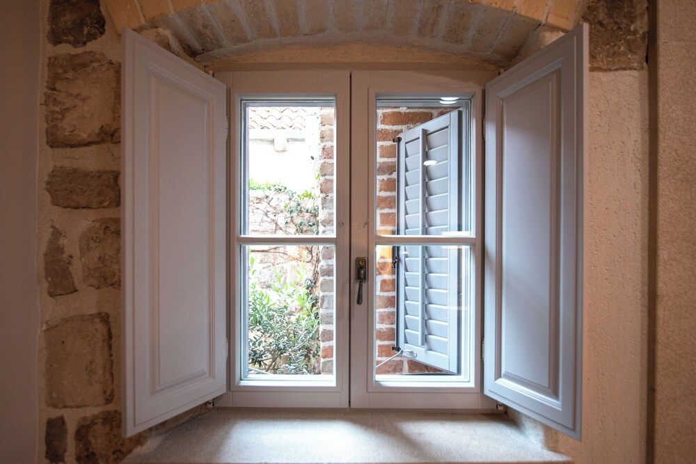 Villa Monte Santo by DuHomes Deluxe Double Room (Deluxe Double Room with City View) 12