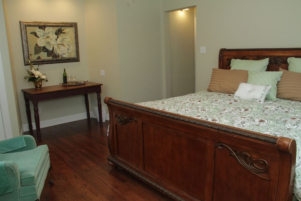 The Oaks Bed and Breakfast Deluxe Room, Non Smoking 5