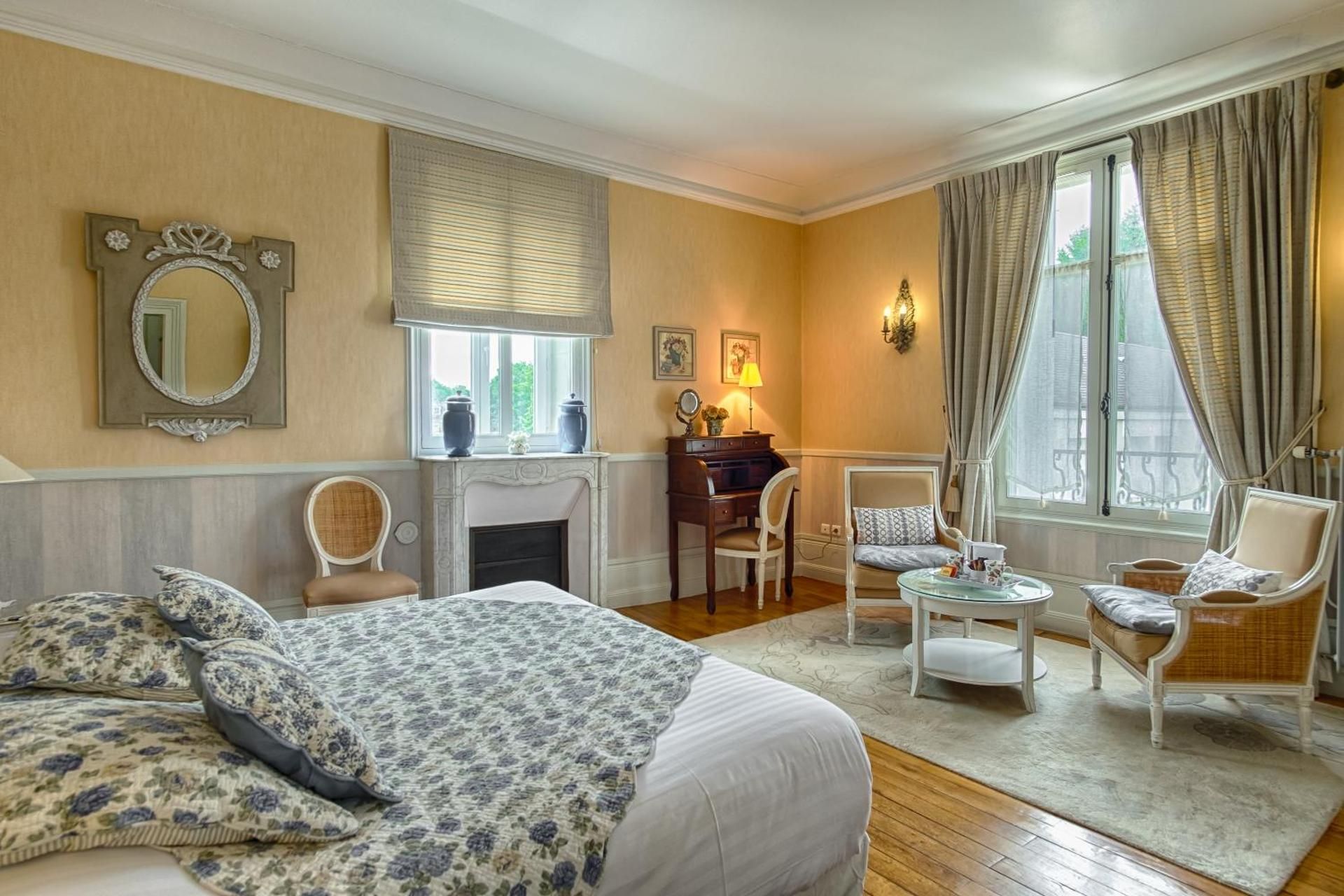 Queen Room with Garden View - Manor