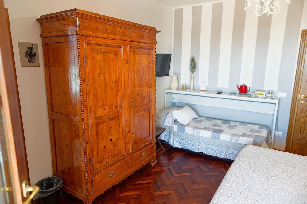 Deluxe Room, 1 Queen Bed, Non Smoking
