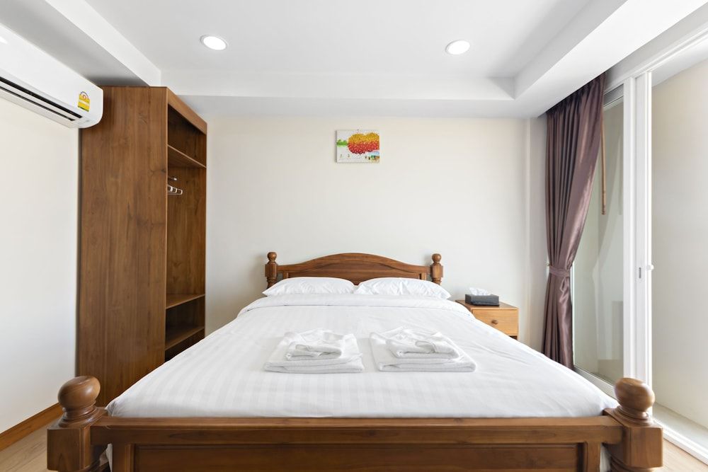 Royale 8 Ville Deluxe Double Bed 4