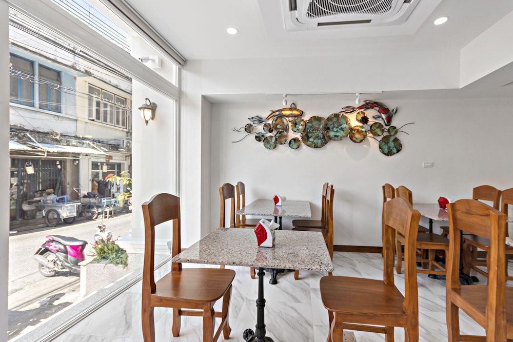 undefined Royale 8 Ville 5