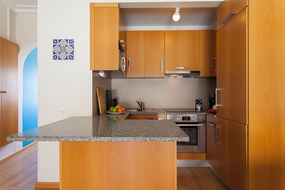 undefined JOIVY Bright 2BR Apt w/River Views &balcony in Alfama, moments from Santa Apolonia train station 5