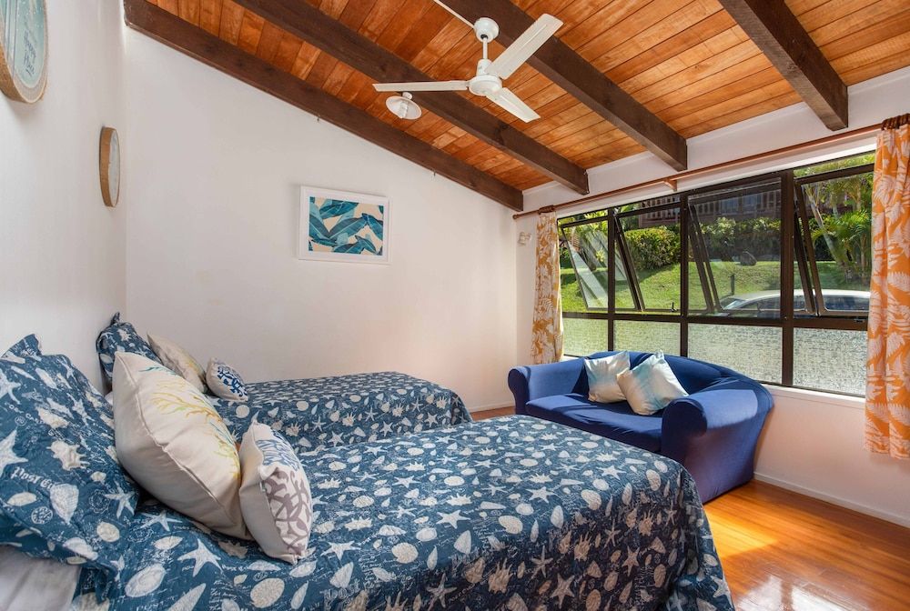 Muri Motu Outlook House